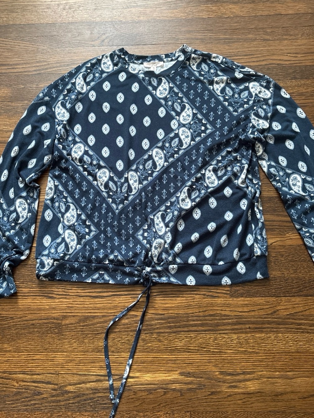Como Vintage Navy and White Bandana Print Pullover